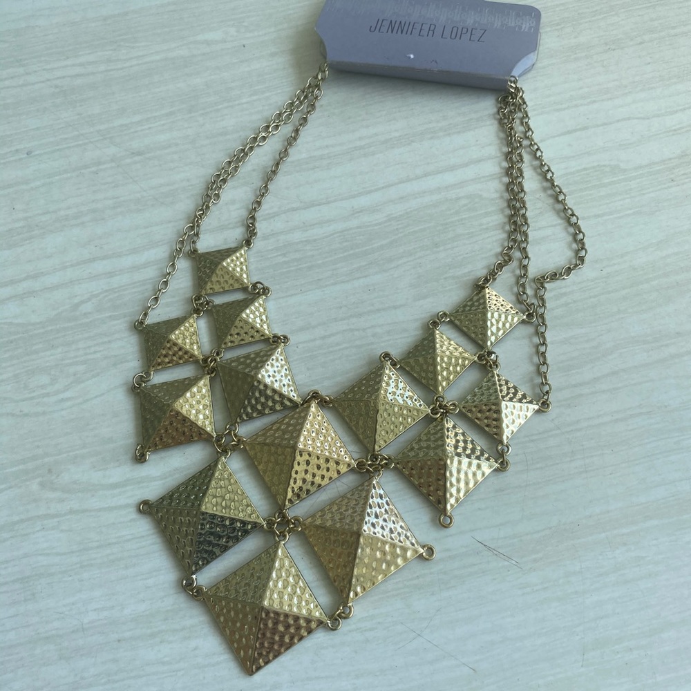 Gorgeous statement necklace
